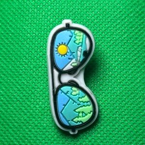 🌼 (5/$10 or 10/$15) NEW “VSCO Life” Croc Charm Collection VSCO Waves